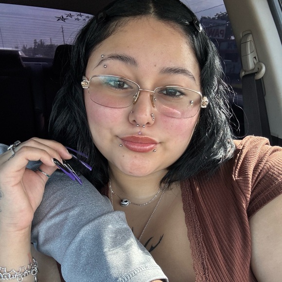 Meet your Posher, Rita - Picture 2 of 6